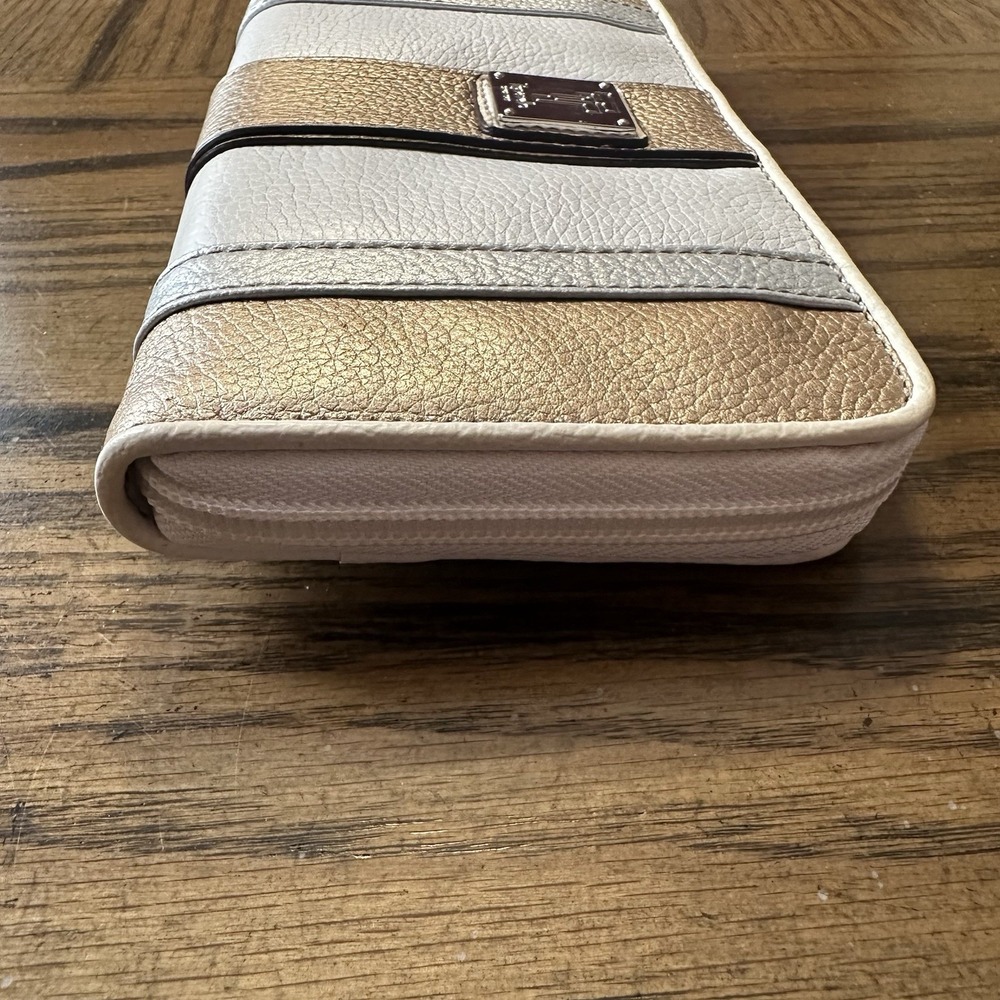 Tignanello Zip Around Wallet Rose Gold Silver Metallic White Leather Cards *READ - Picture 12 of 16